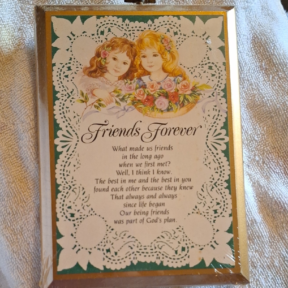 Friends Forever Wooden Plaque. Mason Inspirational Classics. Country Look.